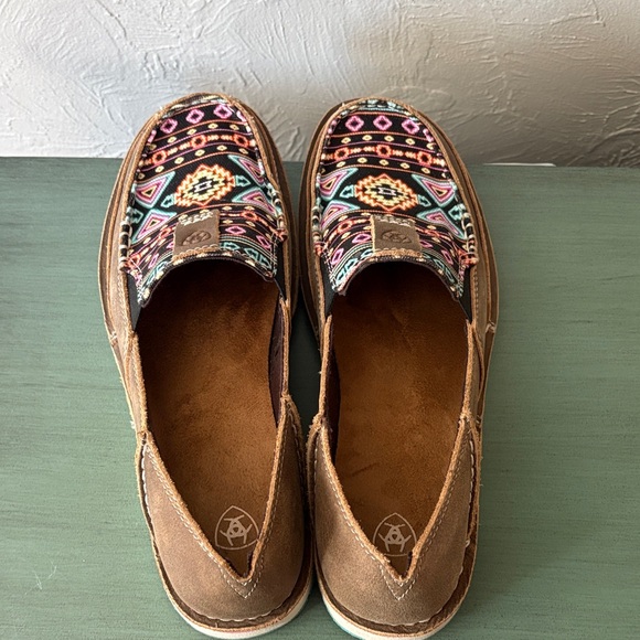 ARIAT Womens Cruiser Brown Bomber/Neon Lights. Worn twice - Picture 3 of 6